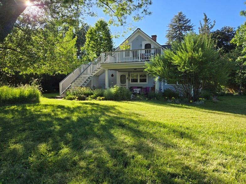 Rear entrance - 8147 County Road 203