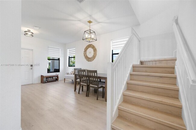 Building Photo - 147 SW 185th Way