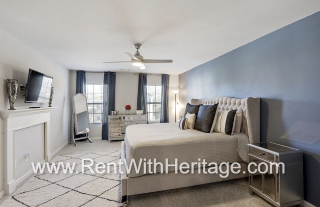 Building Photo - Custom DR Horton Home in Popular Overlook at Camp Creek/ Attention to Detail / Fantastic Location