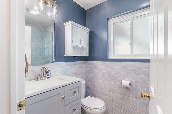 Building Photo - 379 Stone Pl