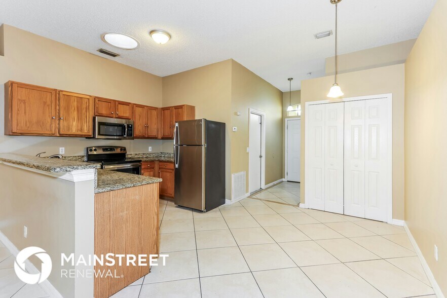 Building Photo - 821 Honeysuckle Dr