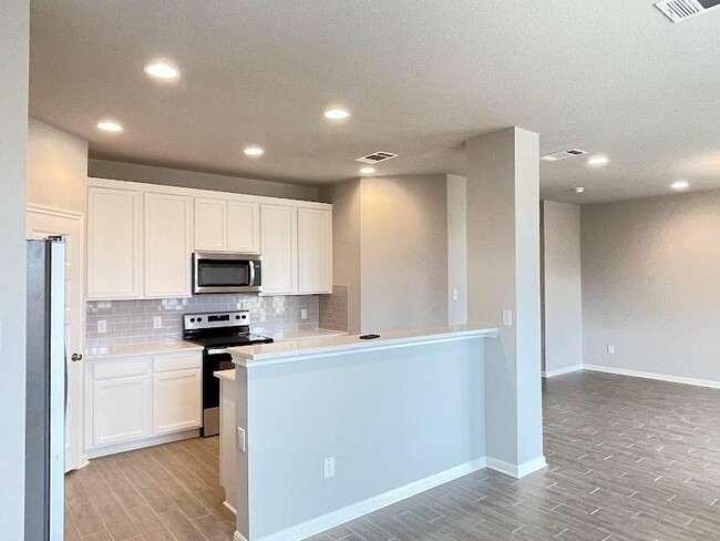 Building Photo - 120 Drifter Ln