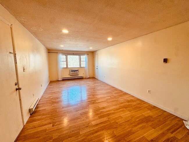 Building Photo - 14B Mayberry Dr