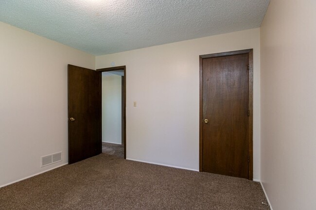 Building Photo - Blending Relaxation & Sophistication Creat...