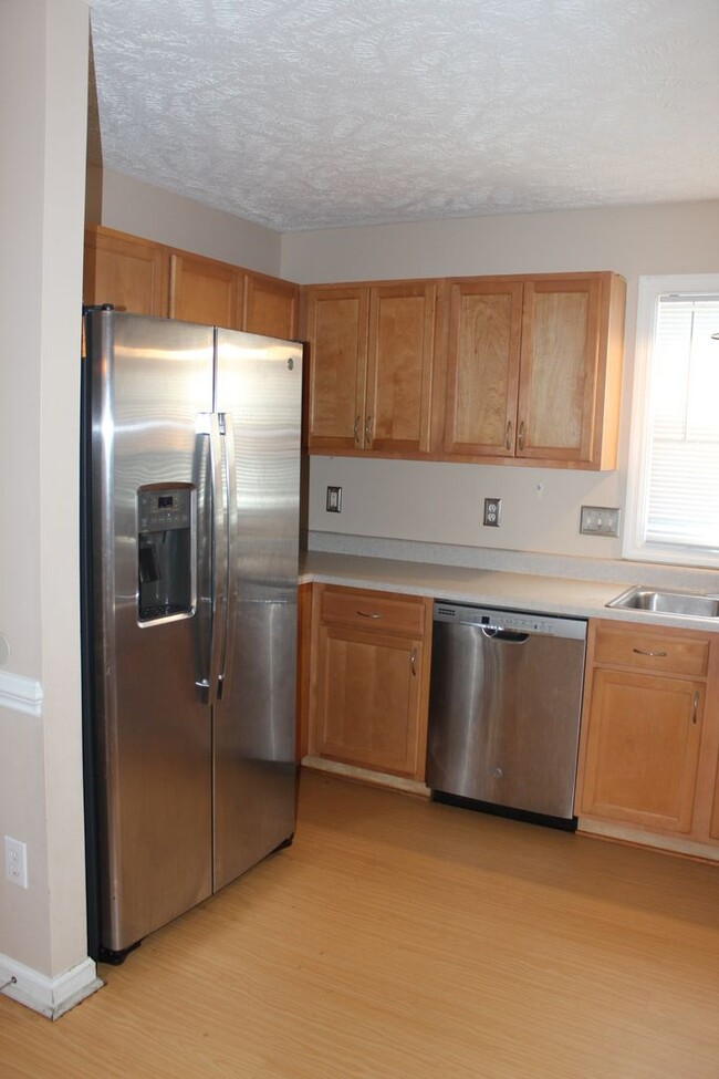 Building Photo - Acorn Ridge