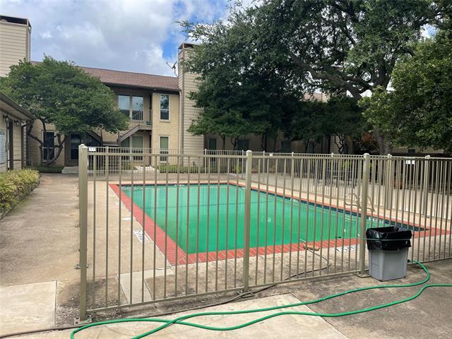Building Photo - 10650 Steppington Dr