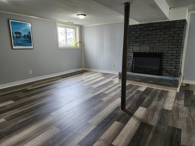 Building Photo - 9225 Carol Ann Dr