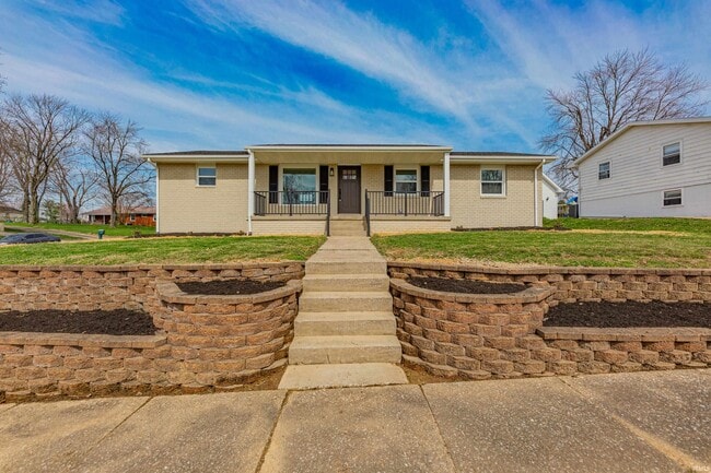 Building Photo - 911 Mayfair Dr