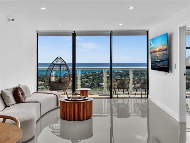 Building Photo - 20515 E Country Club Dr