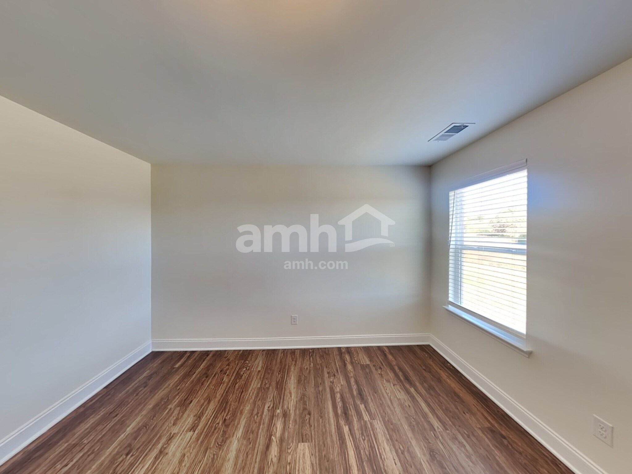 Building Photo - 2012 Bennett Dr