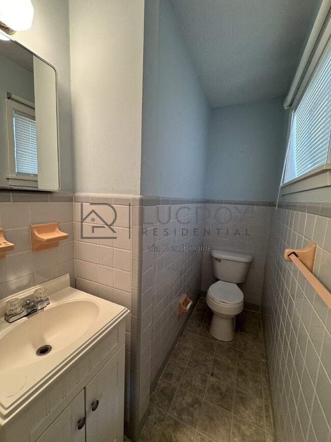 Building Photo - 3203 Harle St