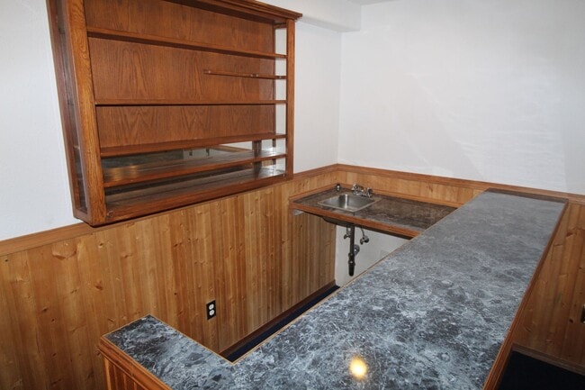 Building Photo - 6903 N Cincinnati St