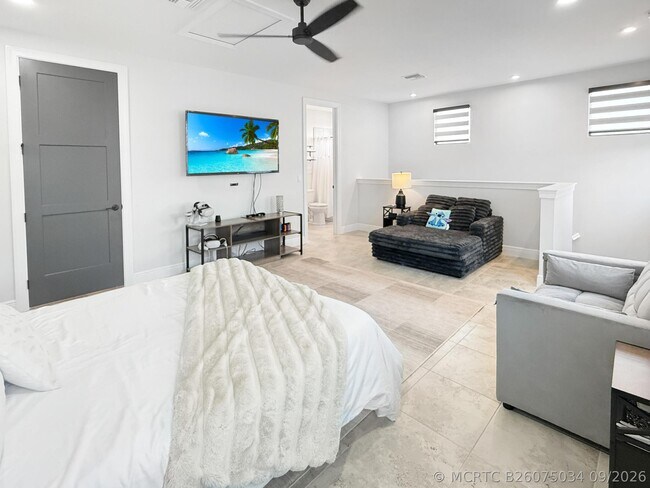 Building Photo - 9221 SW Esule Way