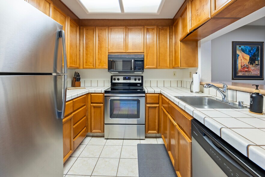 Building Photo - 198 Oriole Cir