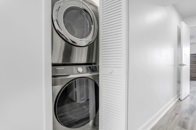 Building Photo - 3827 NE 166th St