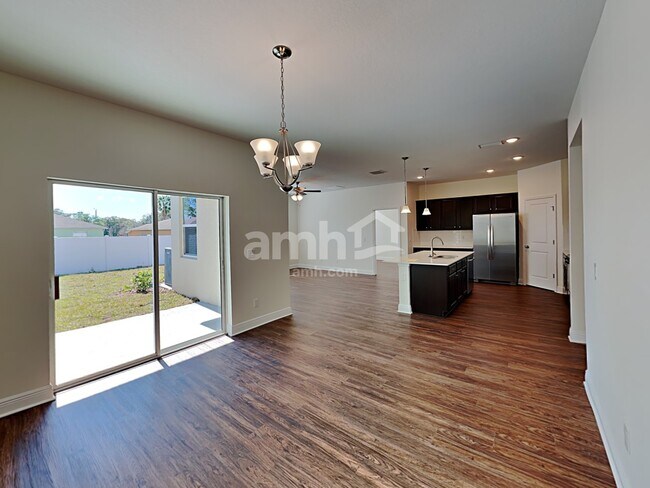 Building Photo - 1159 Sky Lks Dr