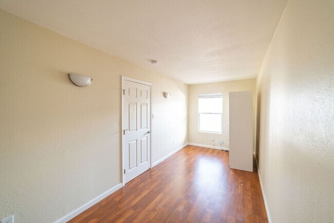Interior Photo - 2233 Channing Way