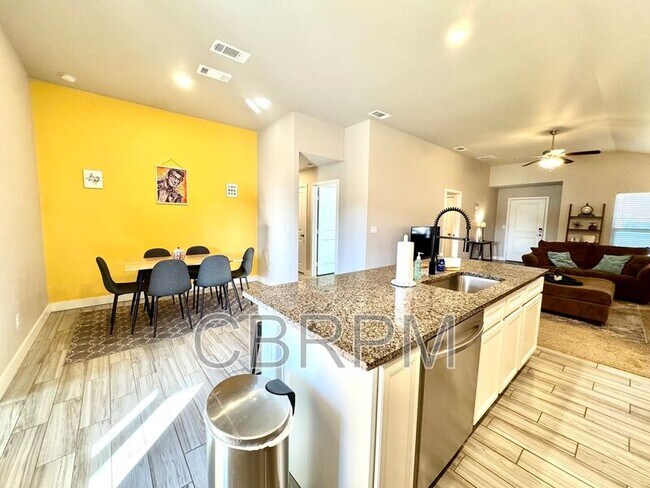 Building Photo - 3108 Urbana Ave