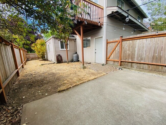 Building Photo - Cute 3 Bedroom Home in the Heart of West S...