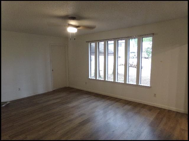 Building Photo - 711 Mimi Ln