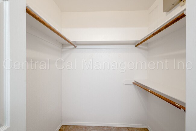 Building Photo - 4 Bedroom/2 Bath Home with a Pool and Sola...