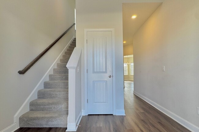 Building Photo - COMING EARLY FEBRUARY 2026! (One Pet Maximum)