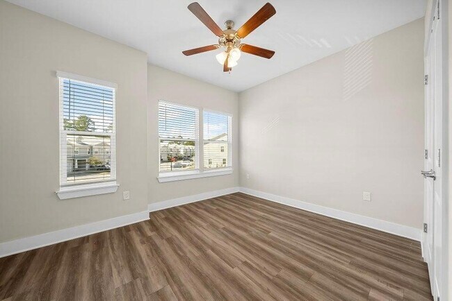 Building Photo - 314 Date Palm Ln