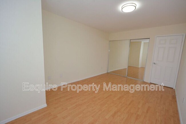 Building Photo - 1906 Kensington Ln