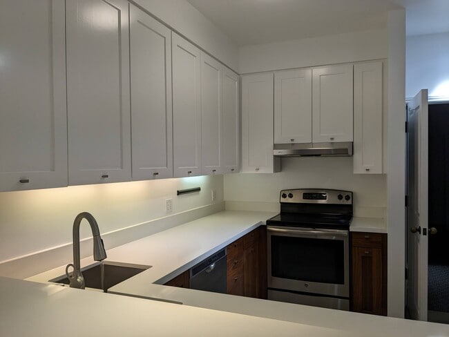 Kitchen - 1438 Filbert St