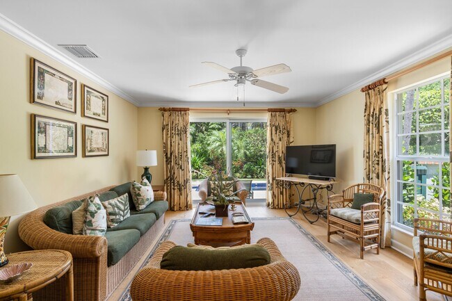 Building Photo - 1554 N Ocean Way