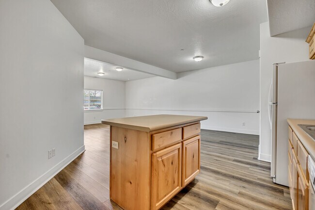 Building Photo - Cedar Street Holdings