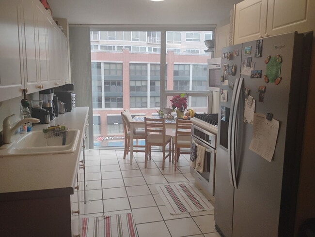 Building Photo - 1580 Sherman Ave