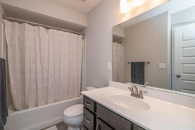 Building Photo - 3004 Lodge View Ct