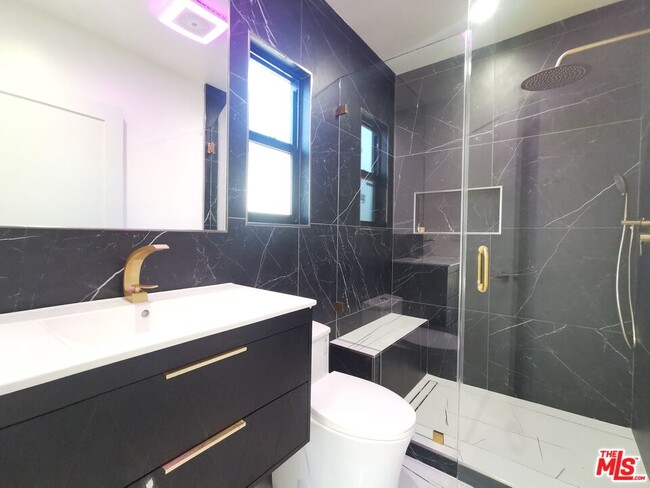 Building Photo - 1920 S Bedford St