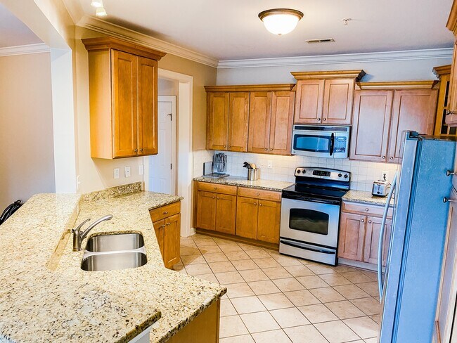 Building Photo - Amelia