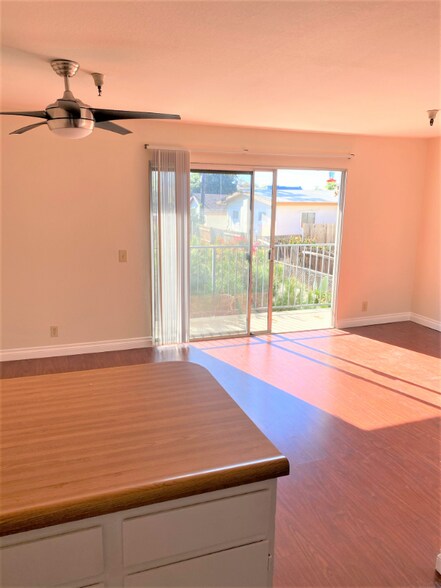 Building Photo - 147 Avenida Serra