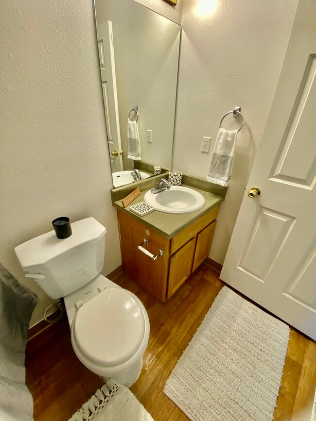 Building Photo - The Willows Apartments