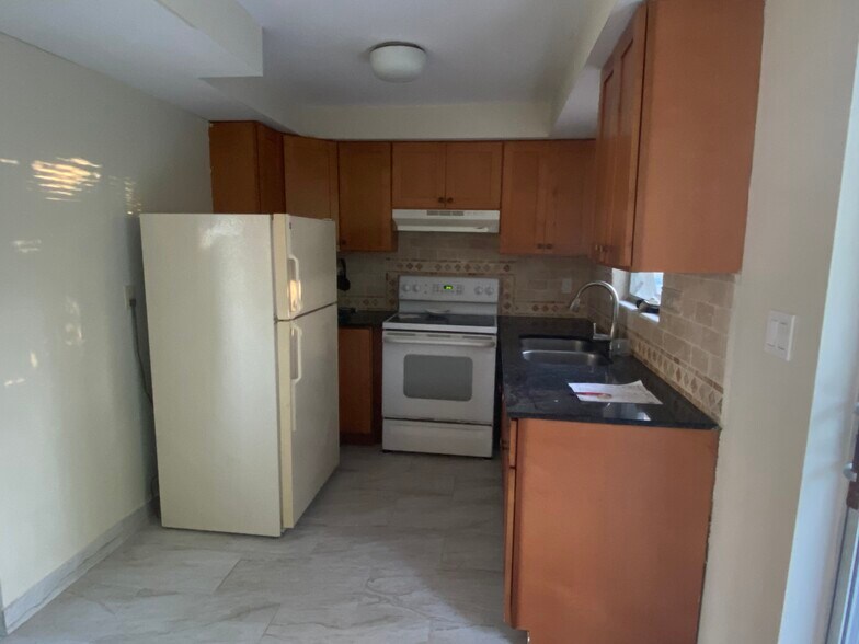 Kitchen - 27677 Okeana St