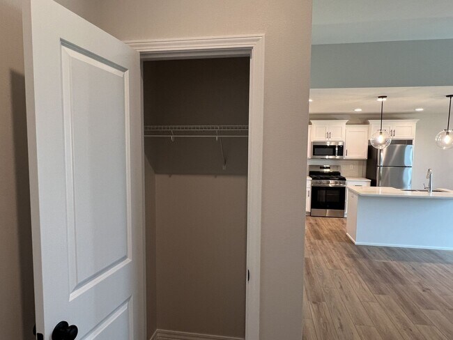 Building Photo - PRE-LEASING! South Nixa 3 Bedroom Family Home