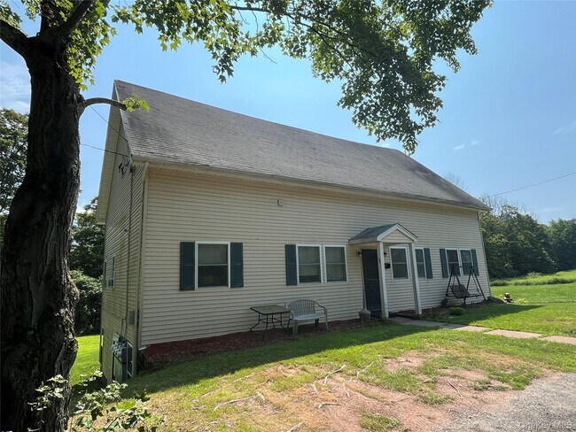 Building Photo - 161 White Sulphur Rd