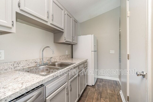 Building Photo - 6165 Meadow Rose Ln