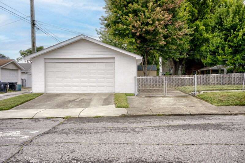 Building Photo - 1028 Forrest St