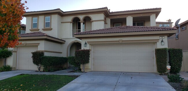 Building Photo - 70 Vía De La Valle