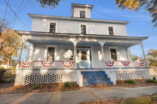 Building Photo - 1110 N Pasteur St
