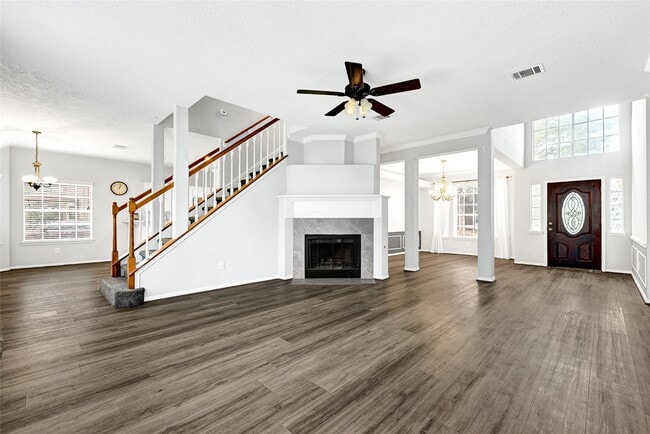 Building Photo - 16215 Cairngorm Ave