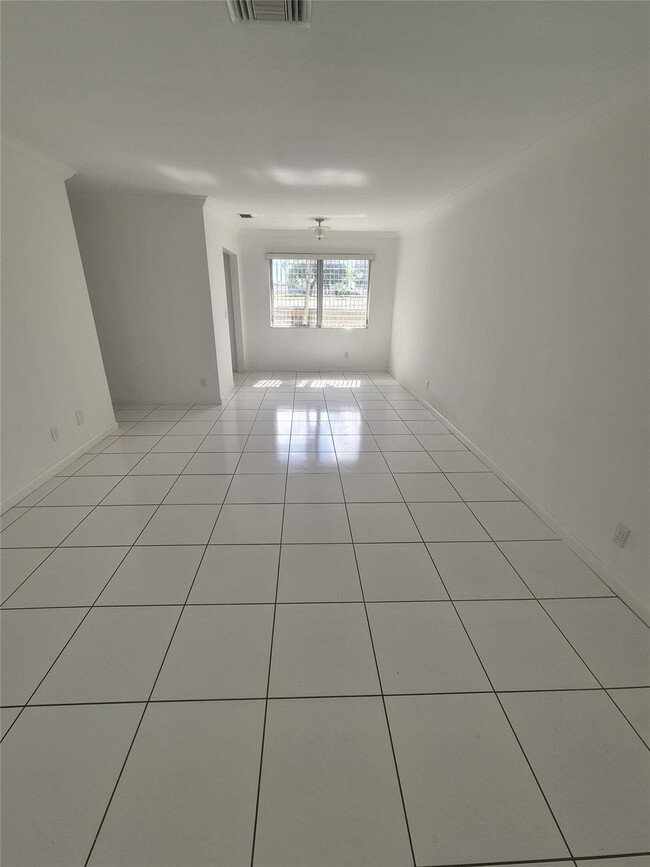 Building Photo - 3518 Taylor St