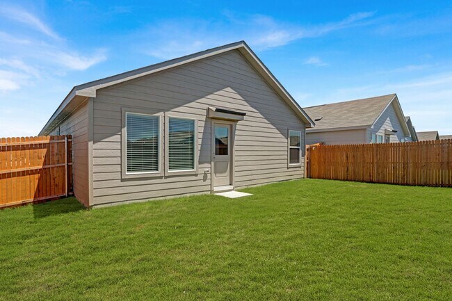 Building Photo - 730 Pawpaw Dr
