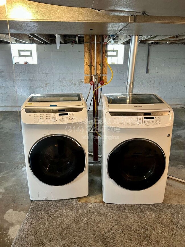 Building Photo - 9215 Meadowbrook Ln