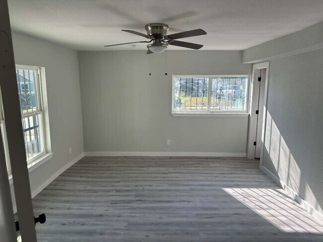 Building Photo - 1912 Gentry St