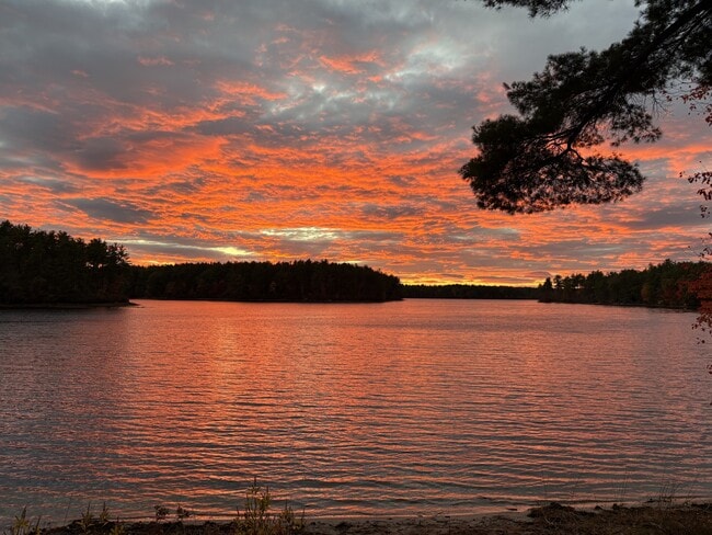 Building Photo - 2 Fox Ln